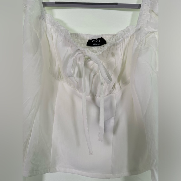 Vici Collection Julie Ruffle Shoulder Crop Top Size Medium - Picture 7 of 8